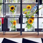 Sunflowers in a Vase: Keeping Sunshine in Your Home缩略图