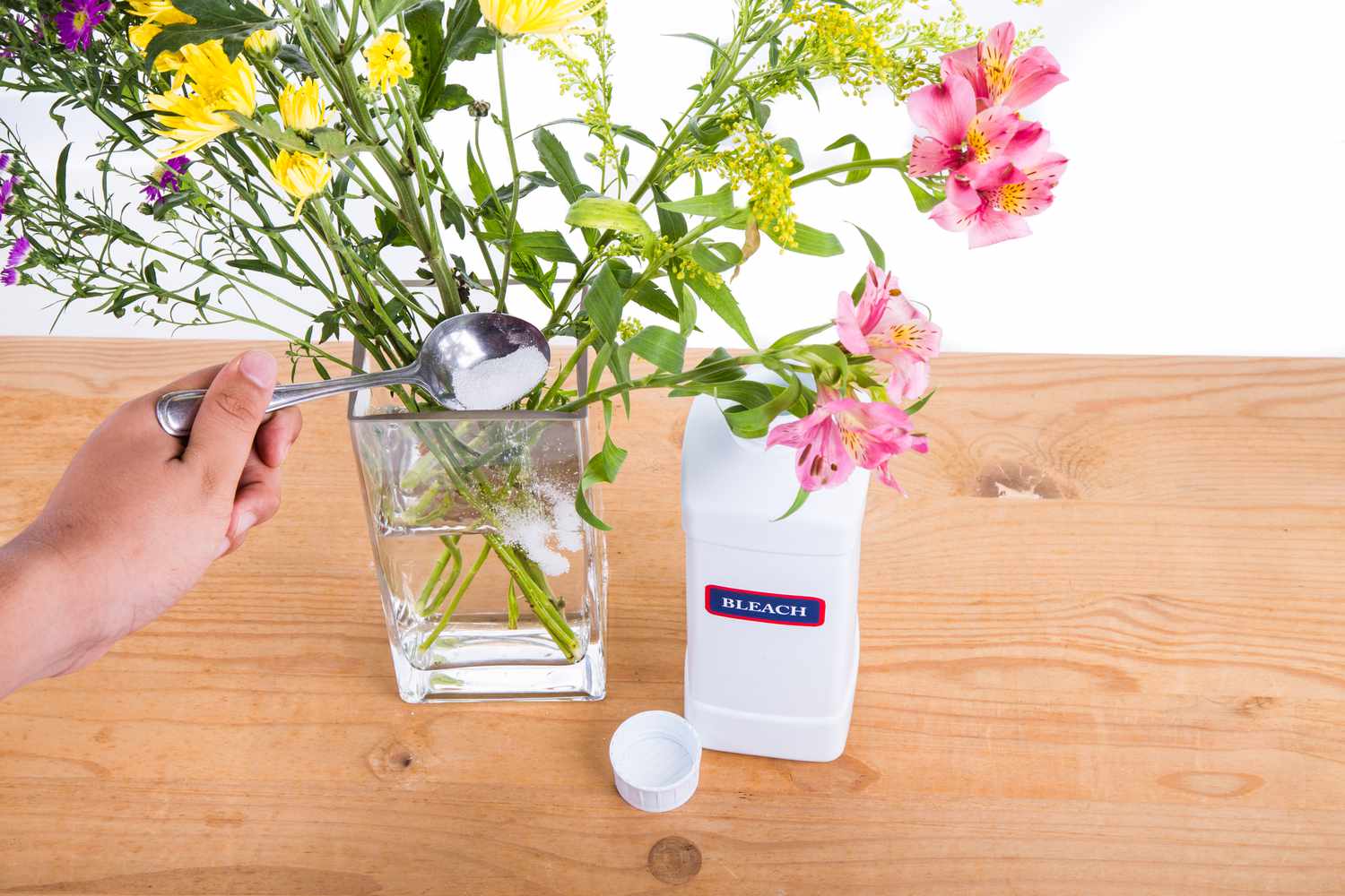 how to make flowers last longer in a  vase