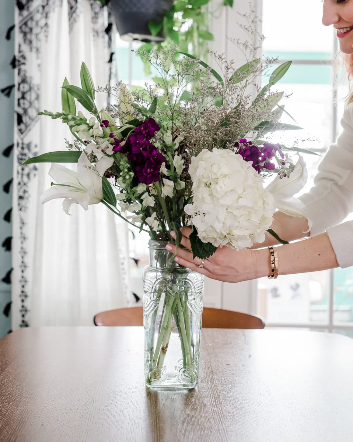 how to keep flowers fresh in a vase