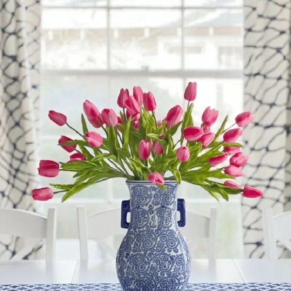 Discover the lifespan of tulips in a vase 