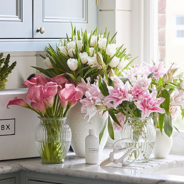 Discover how long flowers last in a vase 