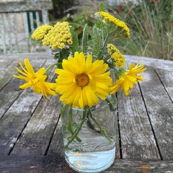 Revive drooping sunflowers with these easy vase tips