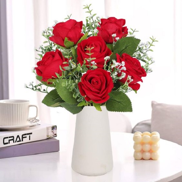 Learn how to preserve roses in a vase