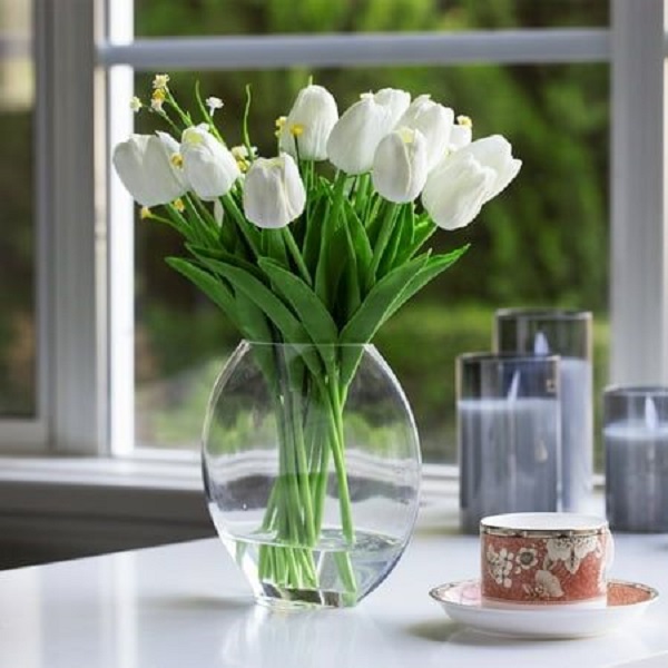  Learn how to put tulips in a vase 