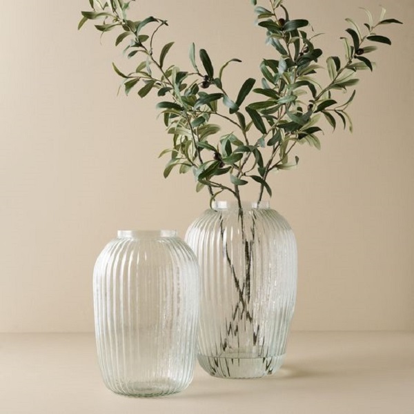 these stunning tall glass vase ideas