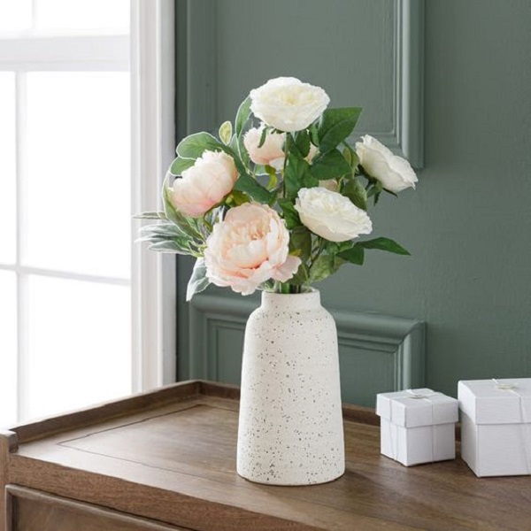 Discover the perfect time to cut peonies